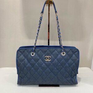 Excellent Condition CHANEL Blue Quilted Caviar Leather Chain Tote